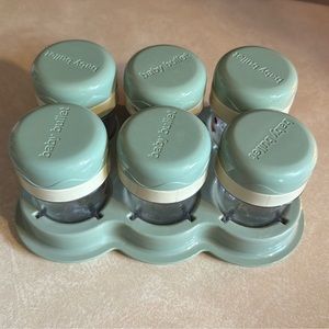 Baby bullet containers‎
